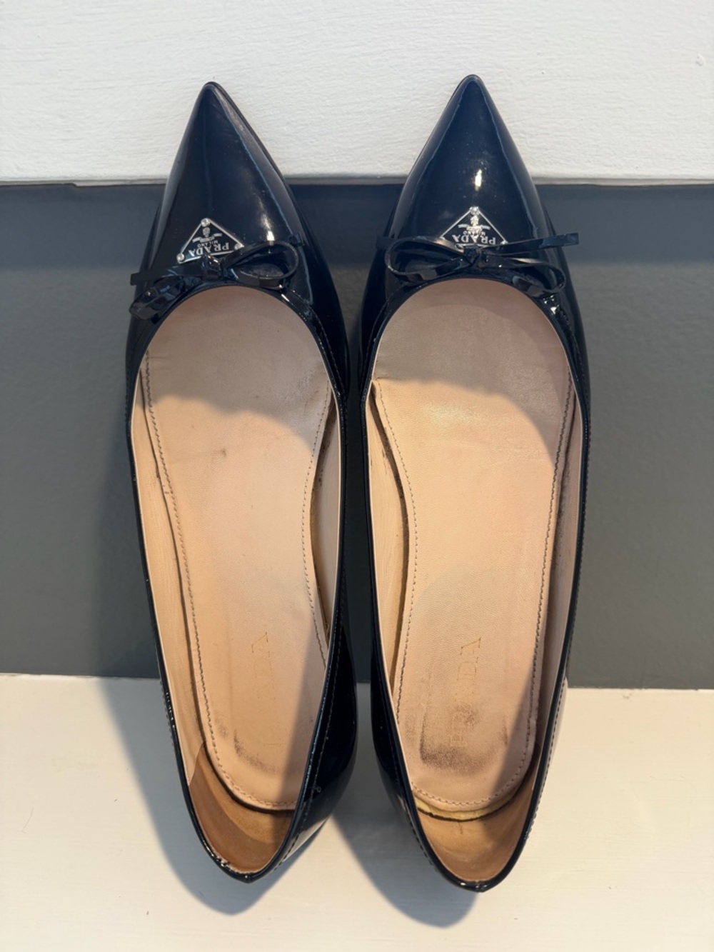 Prada Sz39 Black Patent Pointed Toe Ballet Flats Triangle Prada Logo - Picture 13 of 13
